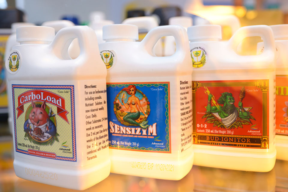 Organic vs Synthetic Fertilizer for Cannabis